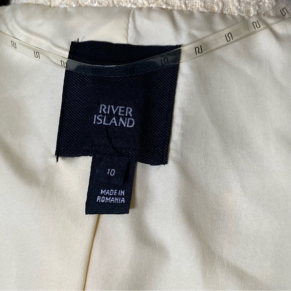 NWOT River Island Cream Boucle w/ Gold Buttons Blazer/Jacket size US 6 - Picture 15 of 16